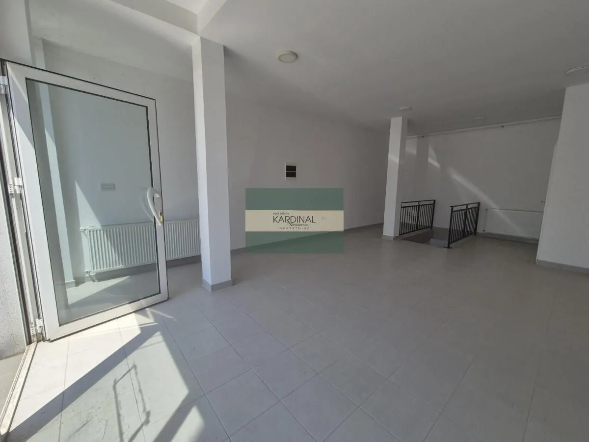 Rent, office space, 75m², Jagodina, Srbija