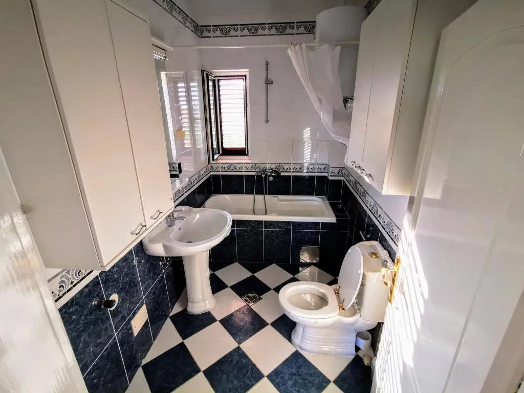 Sale, house, 320m², Podgorica, Crna Gora