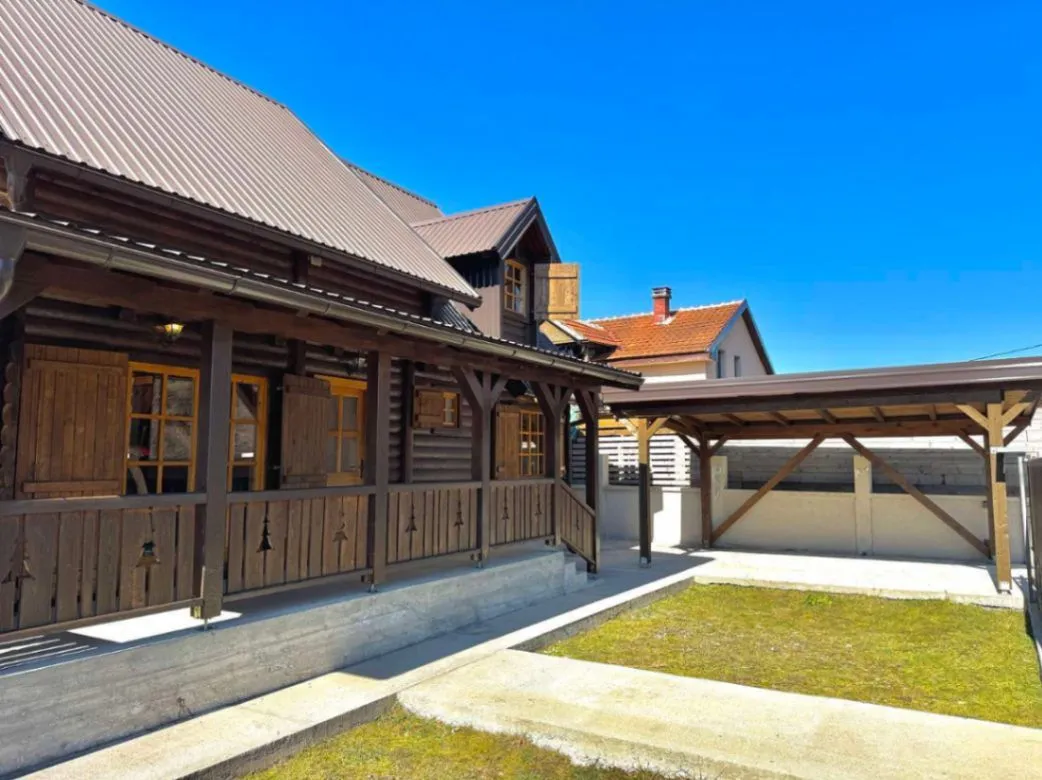 Prodaja, kuća, 122m², Centar, Kolašin