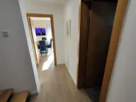 Izdavanje, kuća, 230m², Sremska Kamenica, Petrovaradin - image 13