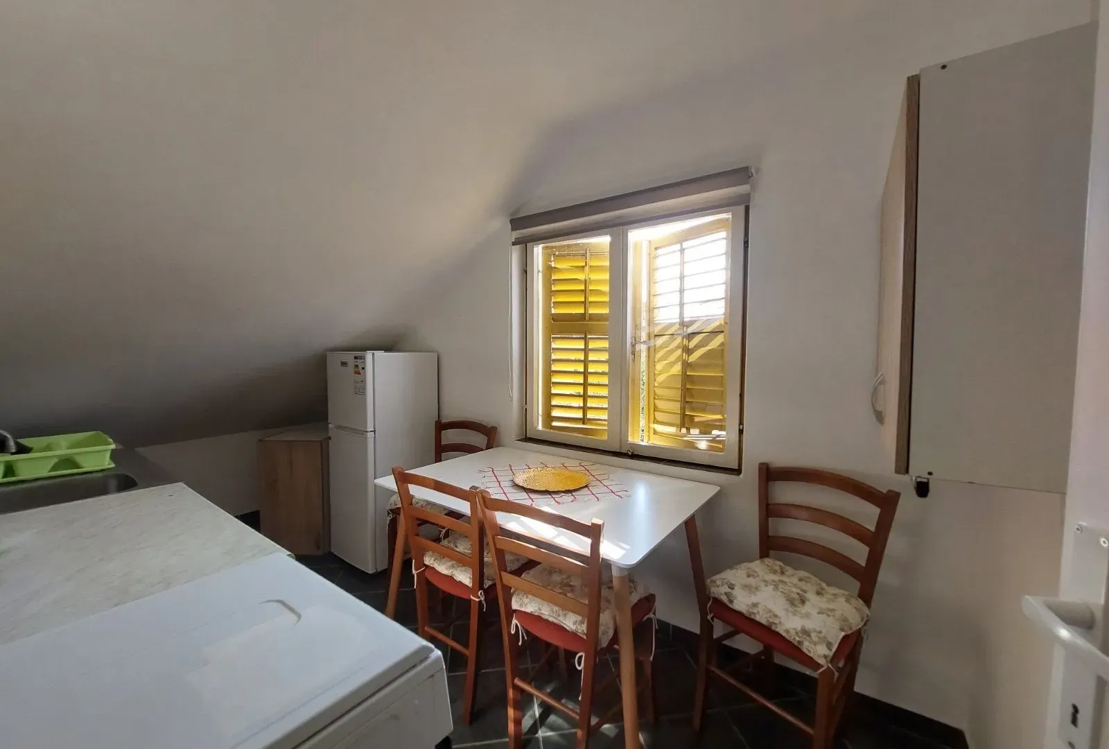 Rent, two bedroom apartment, 70m², Kalimanj, Tivat