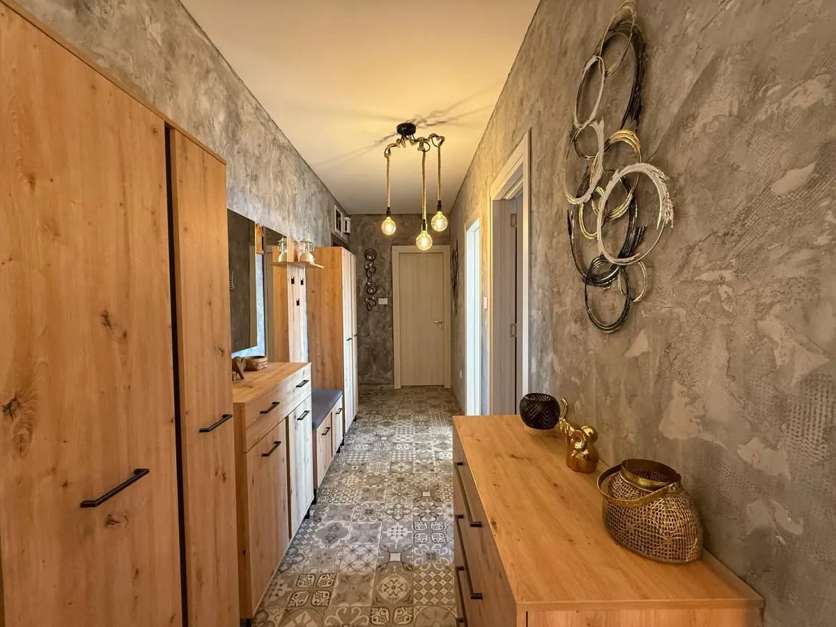 Prodaja, trosoban stan, 59m², Bulevar patrijarha Pavla, Novi Sad Sve Podlokacije