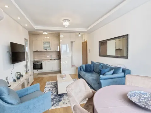 Rent, one bedroom apartment, 49m², Budva, Crna Gora - image 2