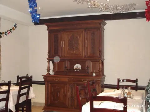 Prodaja, kuća, 670m², Prčanj, Kotor - image 11