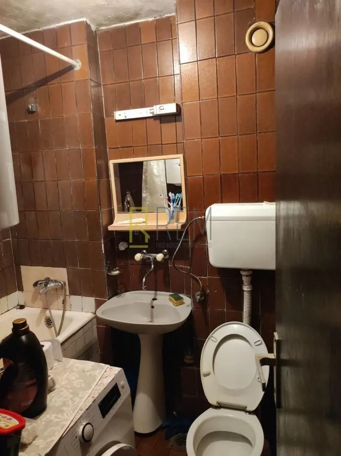 Prodaja, trosoban stan, 100m², Blok 5, Podgorica