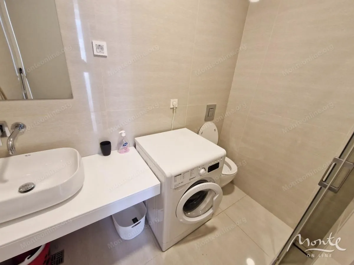 Sale, two bedroom apartment, 65m², Bečići, Budva