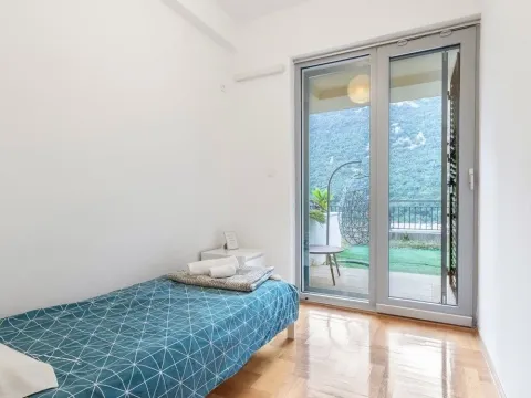 Sale, three bedroom apartment, 97m², Morinj, Kotor - image 8