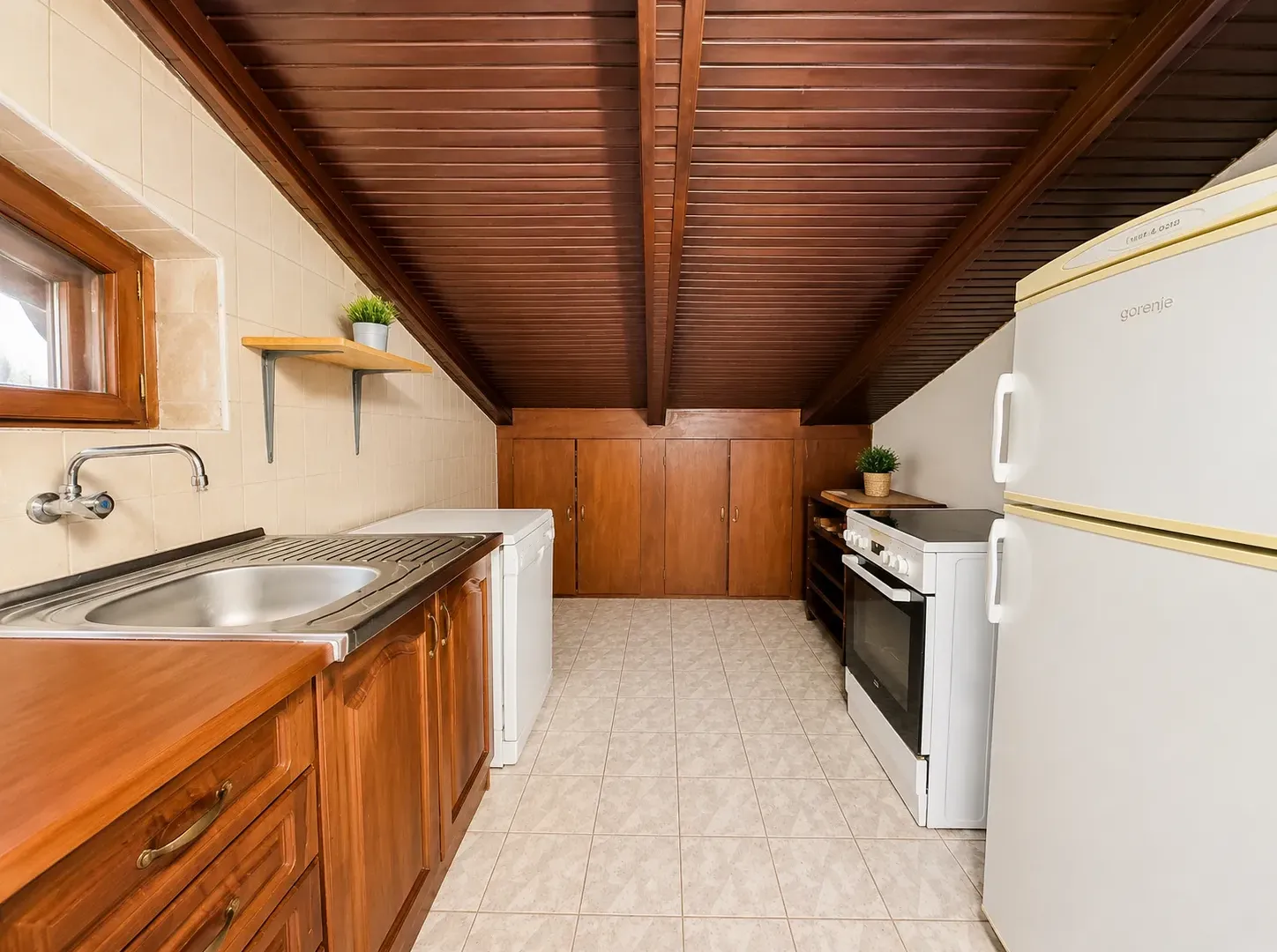 Prodaja, dvosoban stan, 68m², Makedonsko naselje, Bar