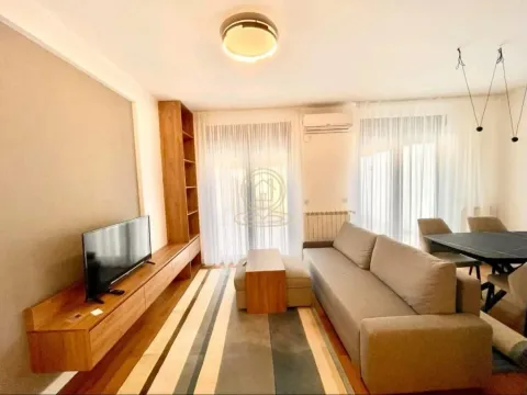 Rent, three bedroom apartment, 61m², Vračar Sve Podlokacije, Beograd - image 3