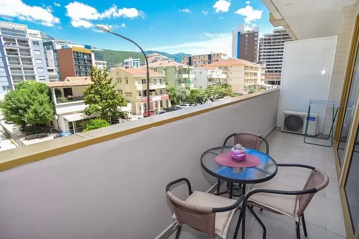 Rent, one bedroom apartment, 45m², Centar, Budva