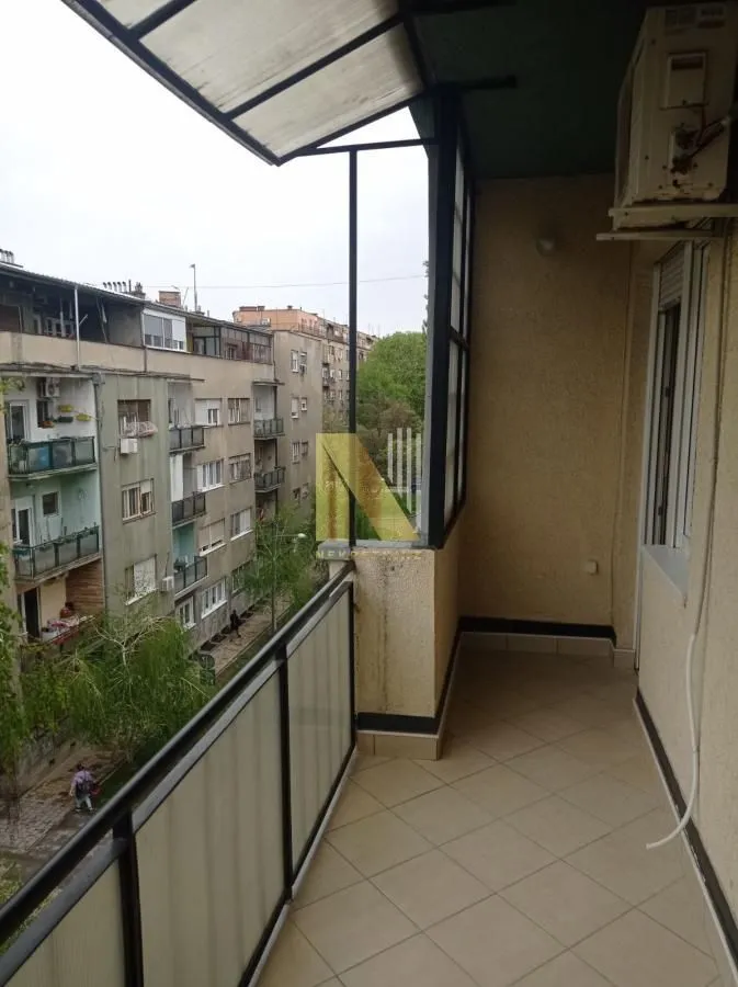Izdavanje, trosoban stan, 82m², Centar, Novi Sad