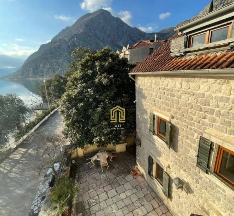 Sale, house, 180m², Orahovac, Kotor