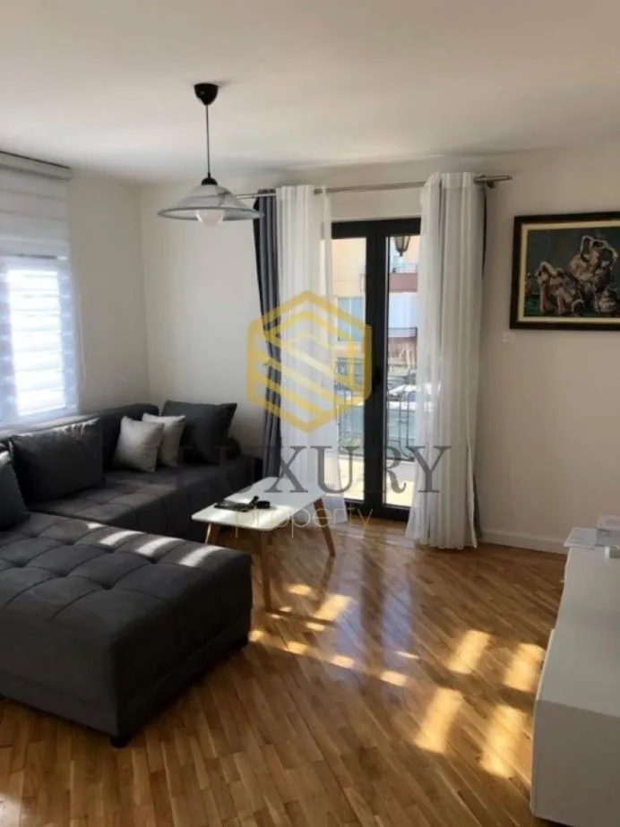 Izdavanje, dvosoban stan, 72m², Momišići, Podgorica