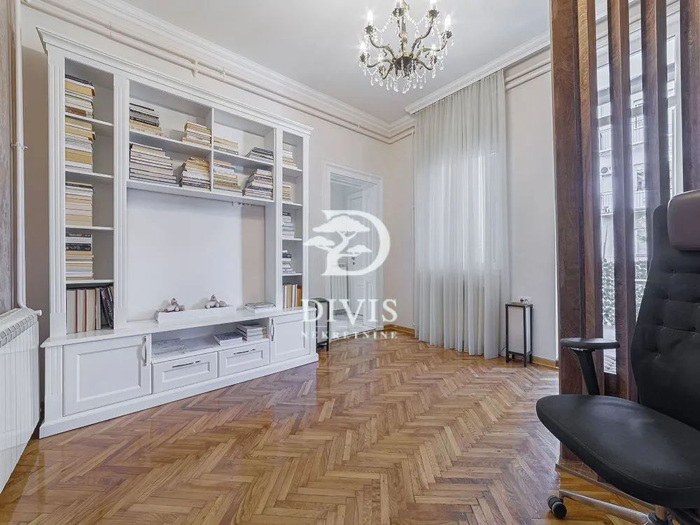 Prodaja, trosoban stan, 100m², Vračar Centar, Vračar Sve Podlokacije