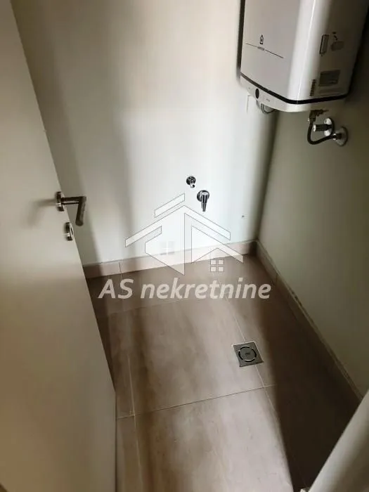 Izdavanje, trosoban stan, 78m², Novi Beograd Blok 65, Novi Beograd Sve Podlokacije