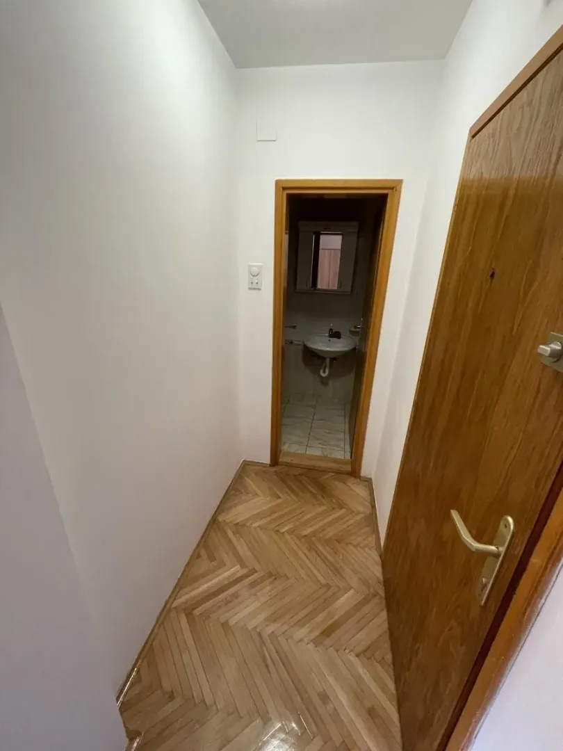 Izdavanje, garsonjera, 25m², Grbavica, Novi Sad Sve Podlokacije