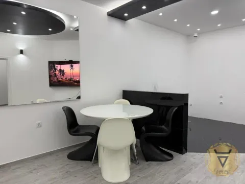 Izdavanje, stan, 120m², Kalenić Pijaca, Vračar Sve Podlokacije - image 2