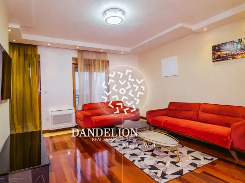 Izdavanje, četvorosoban stan, 130m², Centar, Podgorica - image 2