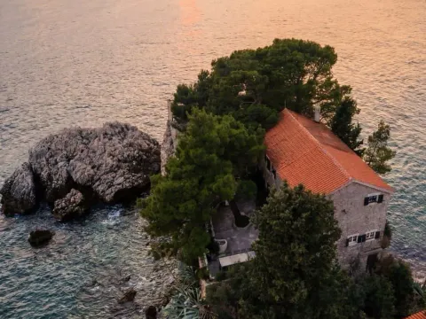 Prodaja, kuća, 200m², Reževići, Budva - image 13