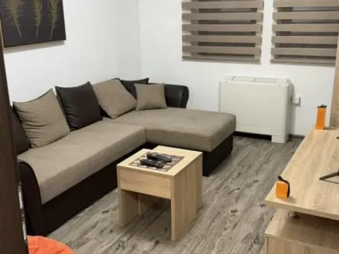 Izdavanje, dvosoban stan, 50m², Erdoglija, Kragujevac - image 1