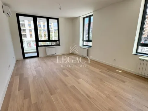 Izdavanje, trosoban stan, 78m², Savski Venac, Beograd - image 15