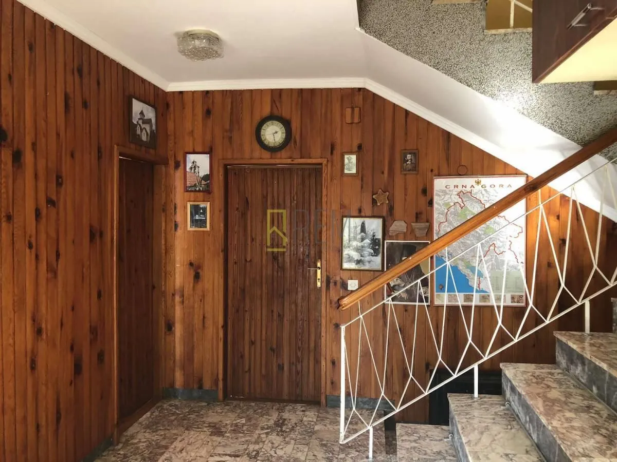Sale, house, 300m², Šušanj, Bar