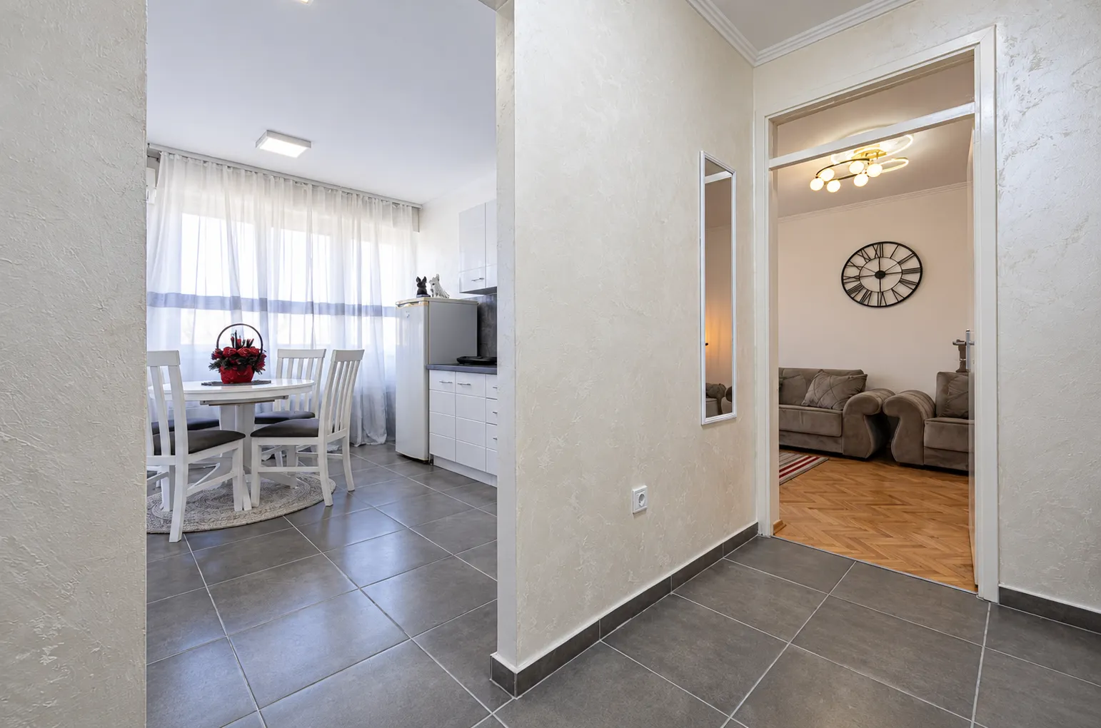 Rent, two bedroom apartment, 75m², Pejton, Podgorica