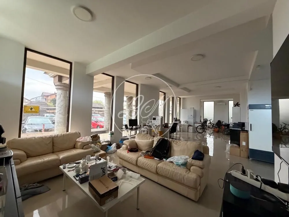 Sale, office space, 236m², Altina, Beograd