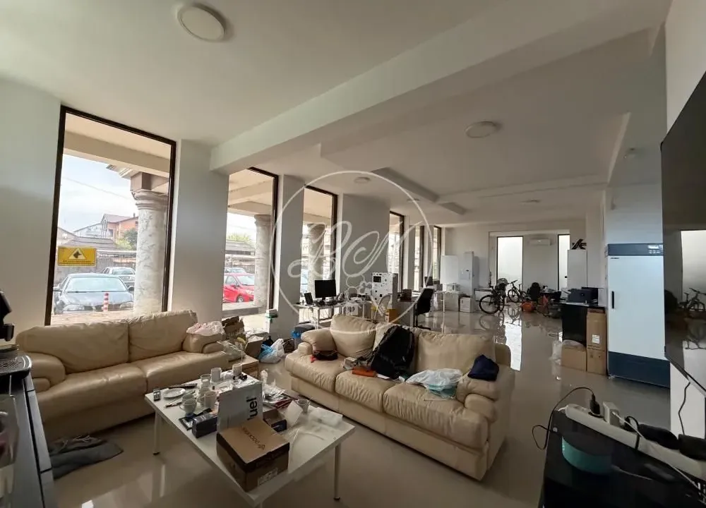 Sale, office space, 236m², Altina, Beograd