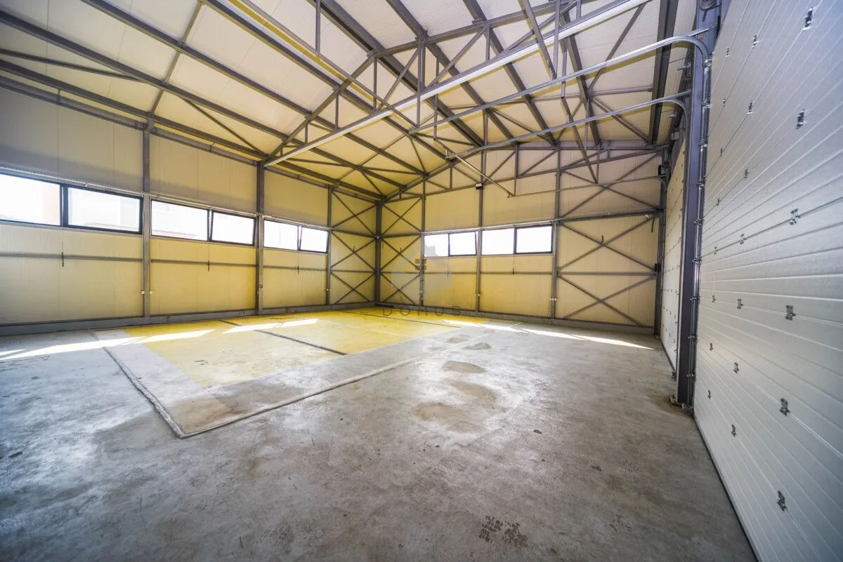 Rent, office space, 320m², Zagorič, Podgorica