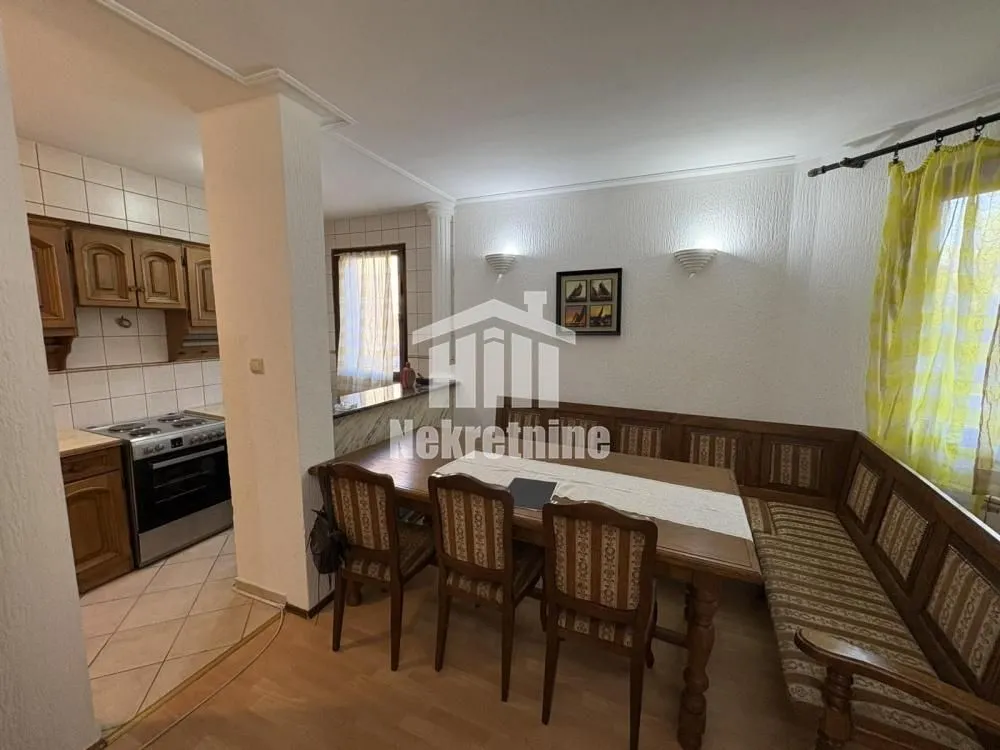 Prodaja, trosoban stan, 71m², Zemun Kalvarija, Zemun Sve Podlokacije