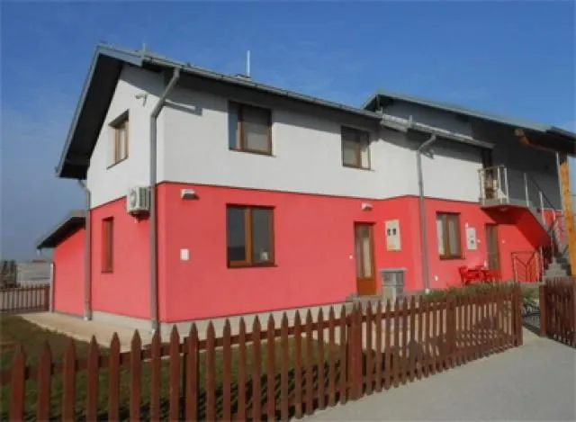 Izdavanje, poslovni prostor, 1100m², Zemun Ugrinovci, Zemun Sve Podlokacije