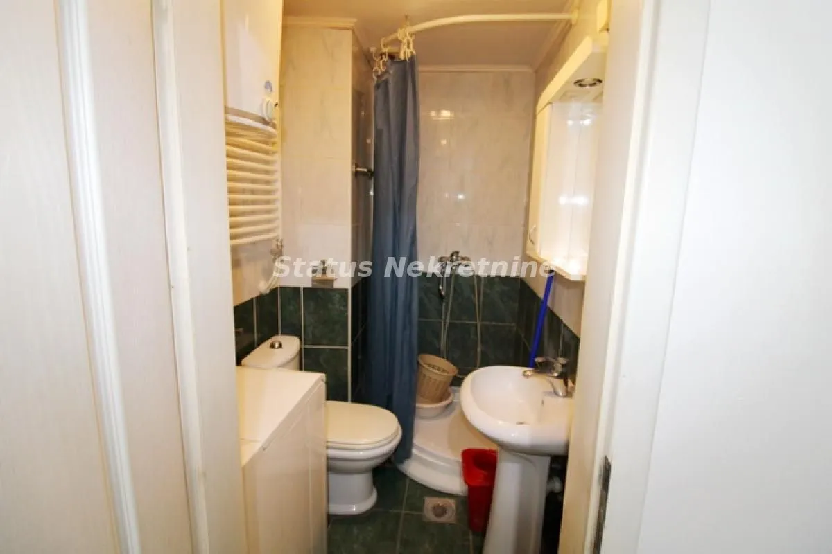 Rent, studio apartment, 27m², Bulevar Oslobodjenja, Novi Sad Sve Podlokacije