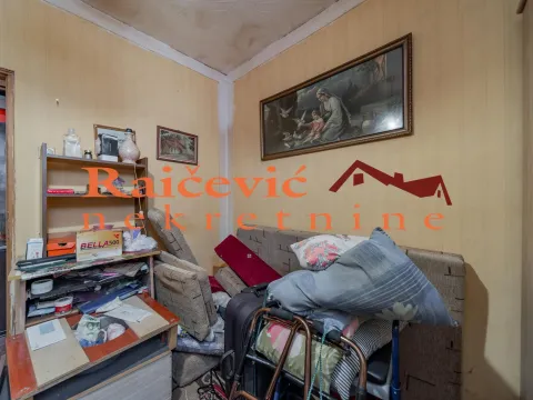 Prodaja, četvorosoban stan, 91m², Petlovo Brdo, Beograd - image 13