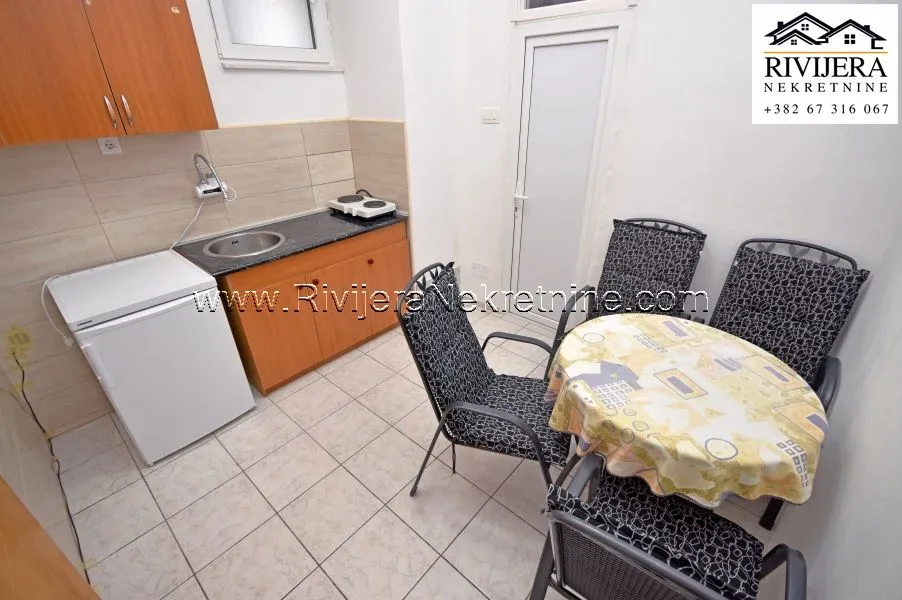 Prodaja, stan, 54m², Baošići, Herceg Novi