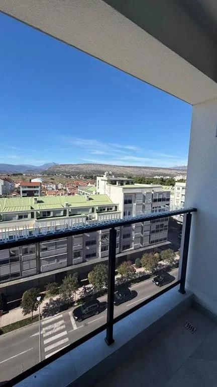 Izdavanje, jednosoban stan, 46m², Tološka šuma, Podgorica