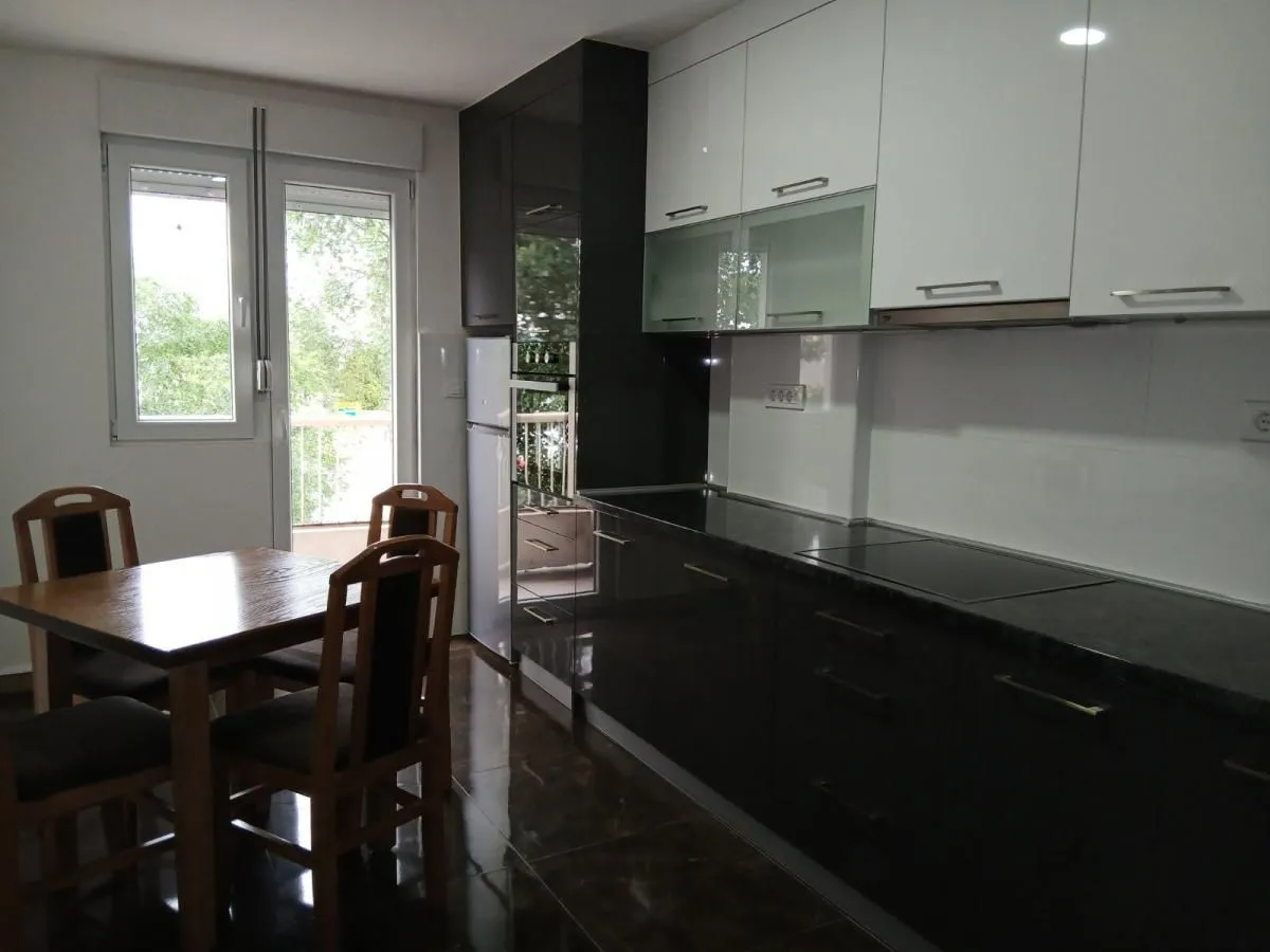 Izdavanje, dvosoban stan, 58m², Vašarište, Jagodina