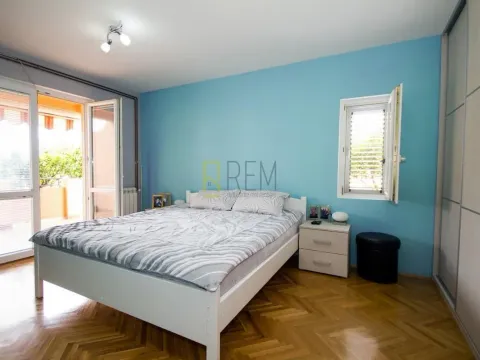 Sale, house, 340m², Bar, Crna Gora - image 9