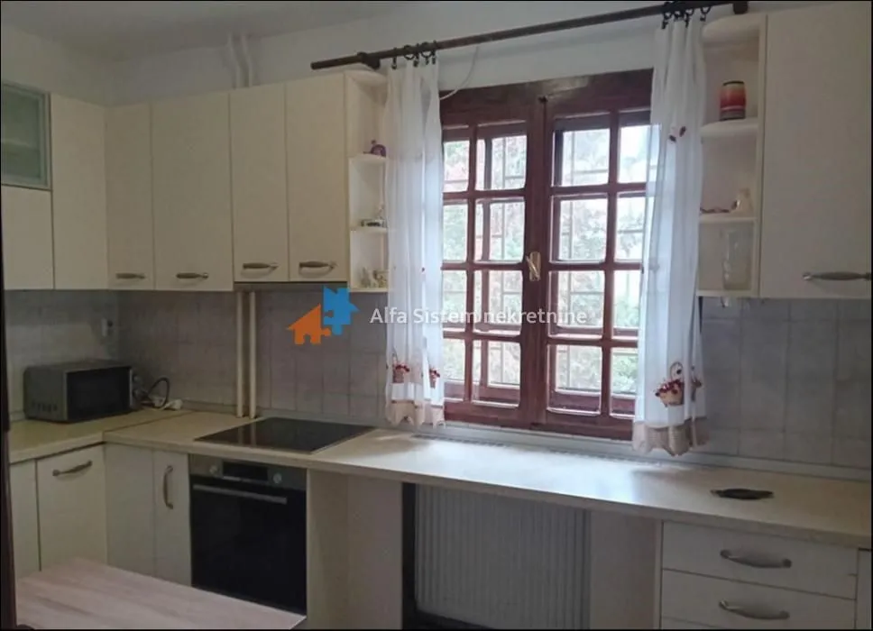 Izdavanje, kuća, 330m², Savski Venac, Beograd
