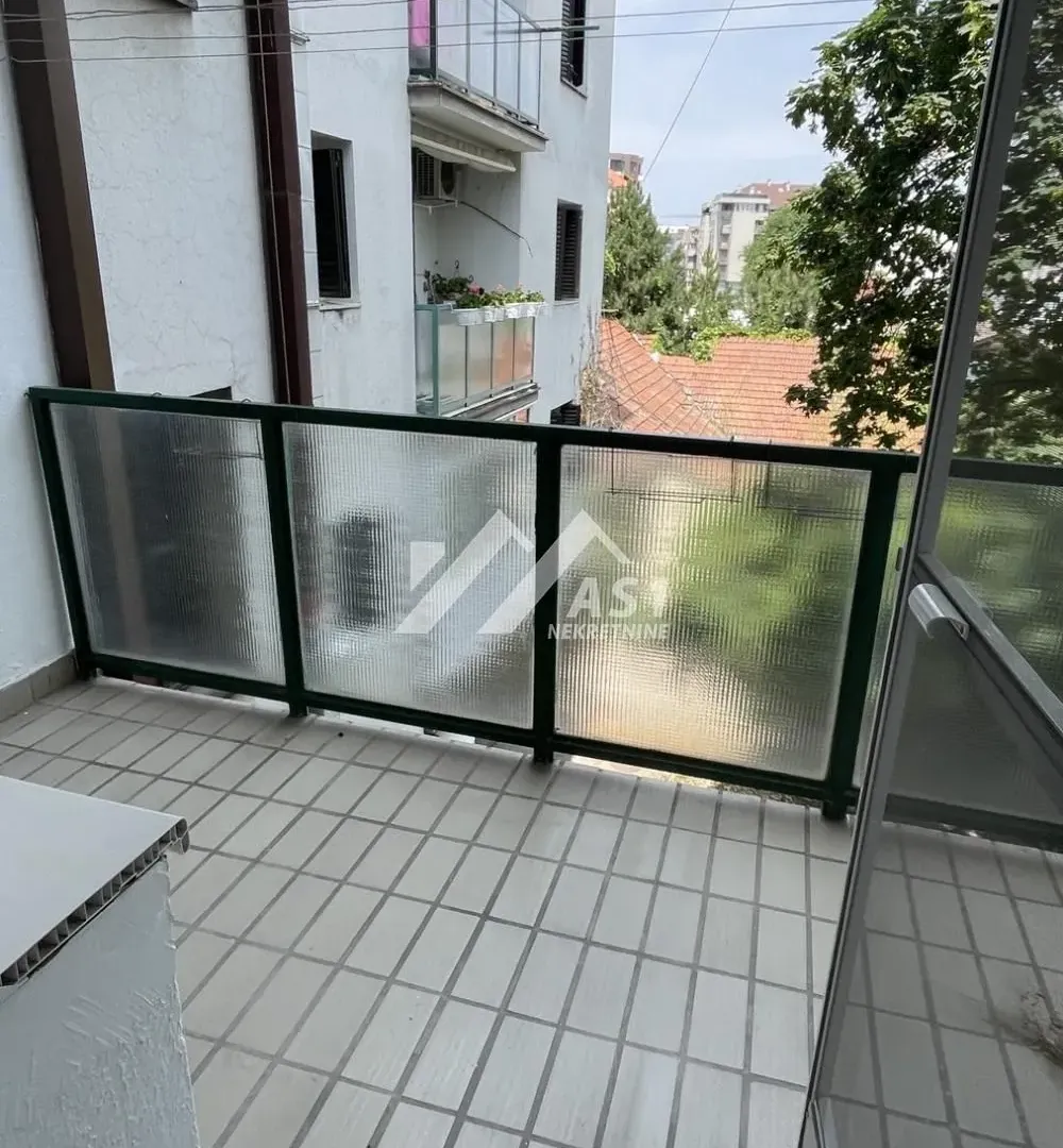 Rent, four bedroom apartment, 100m², Centar, Novi Sad