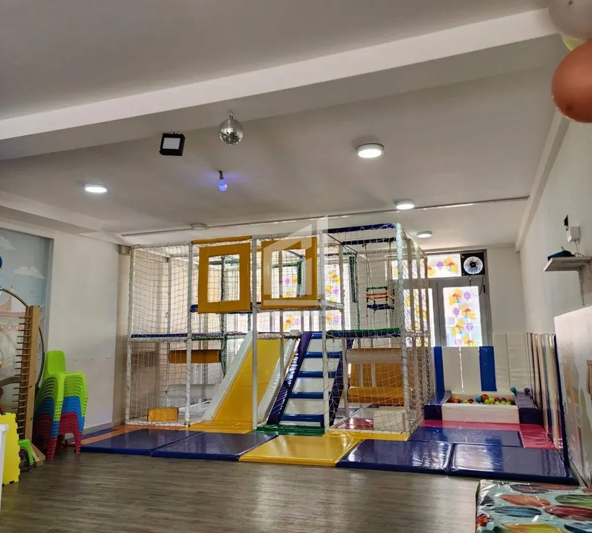 Rent, office space, 87m², Krivi Most, Podgorica
