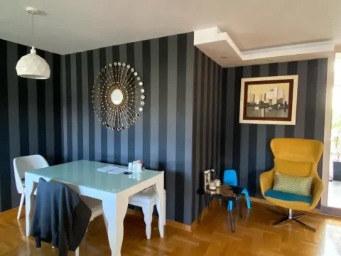 Izdavanje, trosoban stan, 120m², Centar, Podgorica - image 2