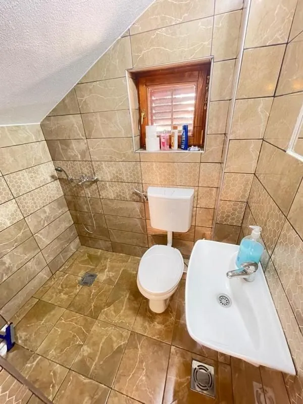 Prodaja, kuća, 90m², Sutomore, Bar