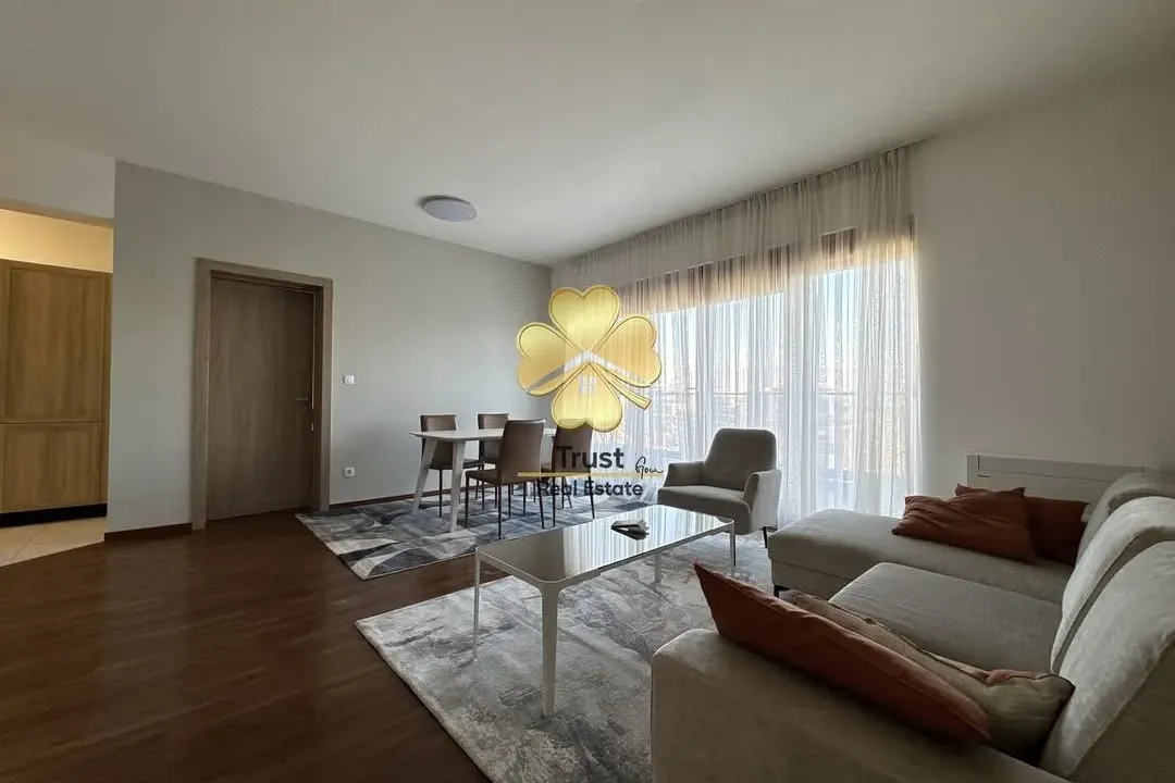 Izdavanje, četvorosoban stan, 130m², Master Kvart, Podgorica