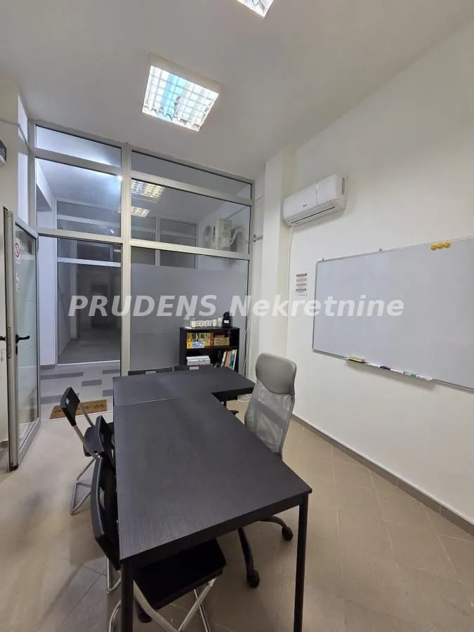 Sale, office space, 14m², Trošarina, Voždovac Sve Podlokacije