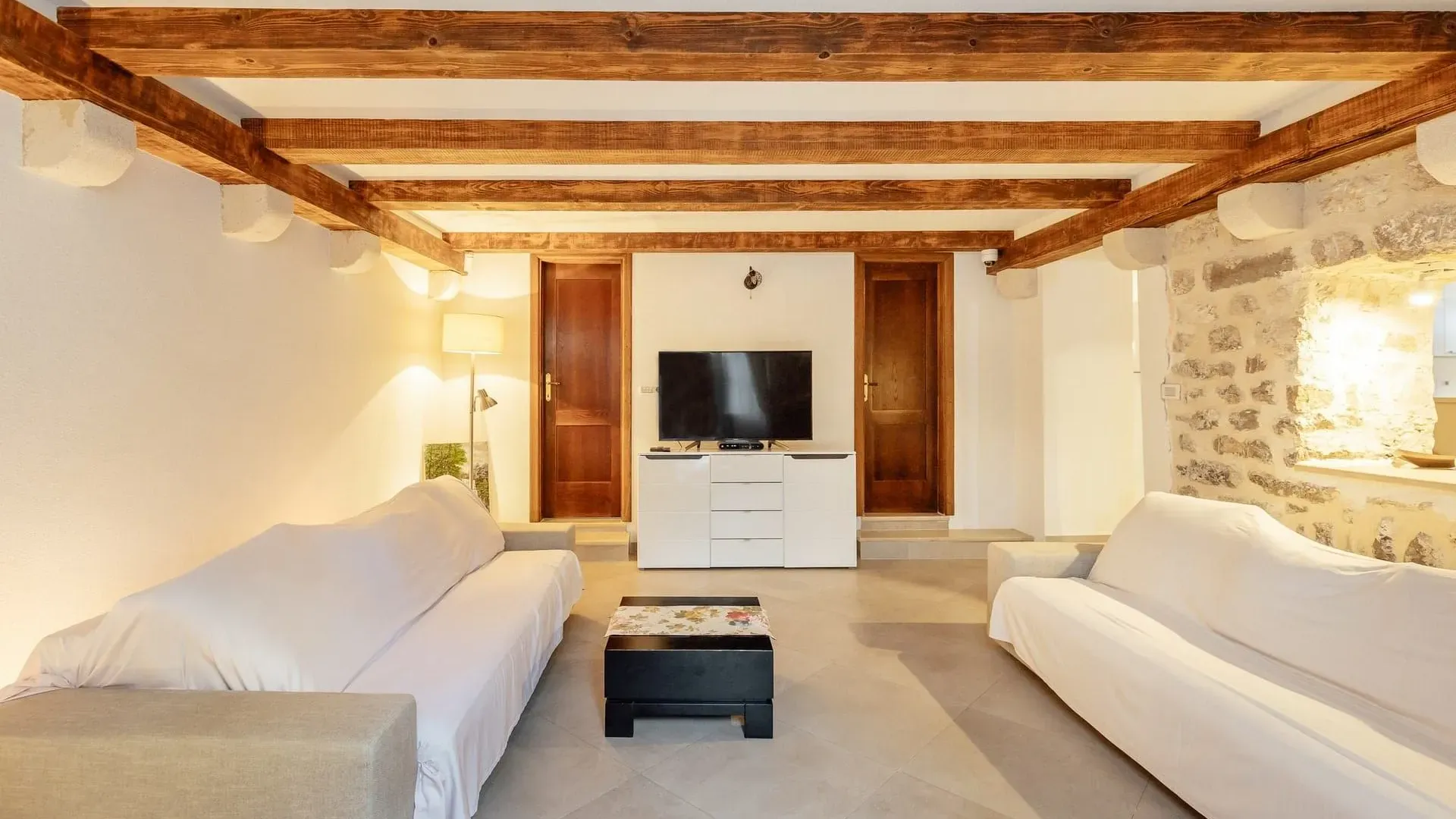 Prodaja, dvosoban stan, 93m², Perast, Kotor