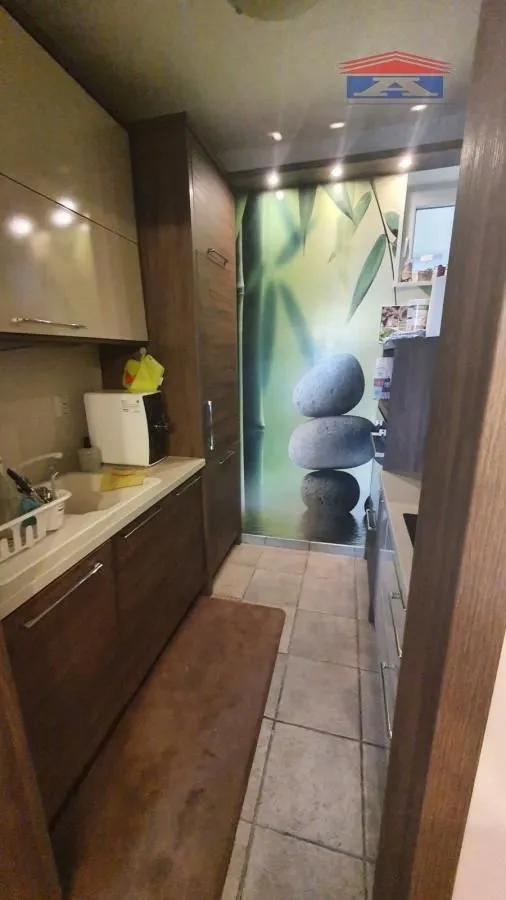 Izdavanje, četvorosoban stan, 101m², Novo naselje, Novi Sad