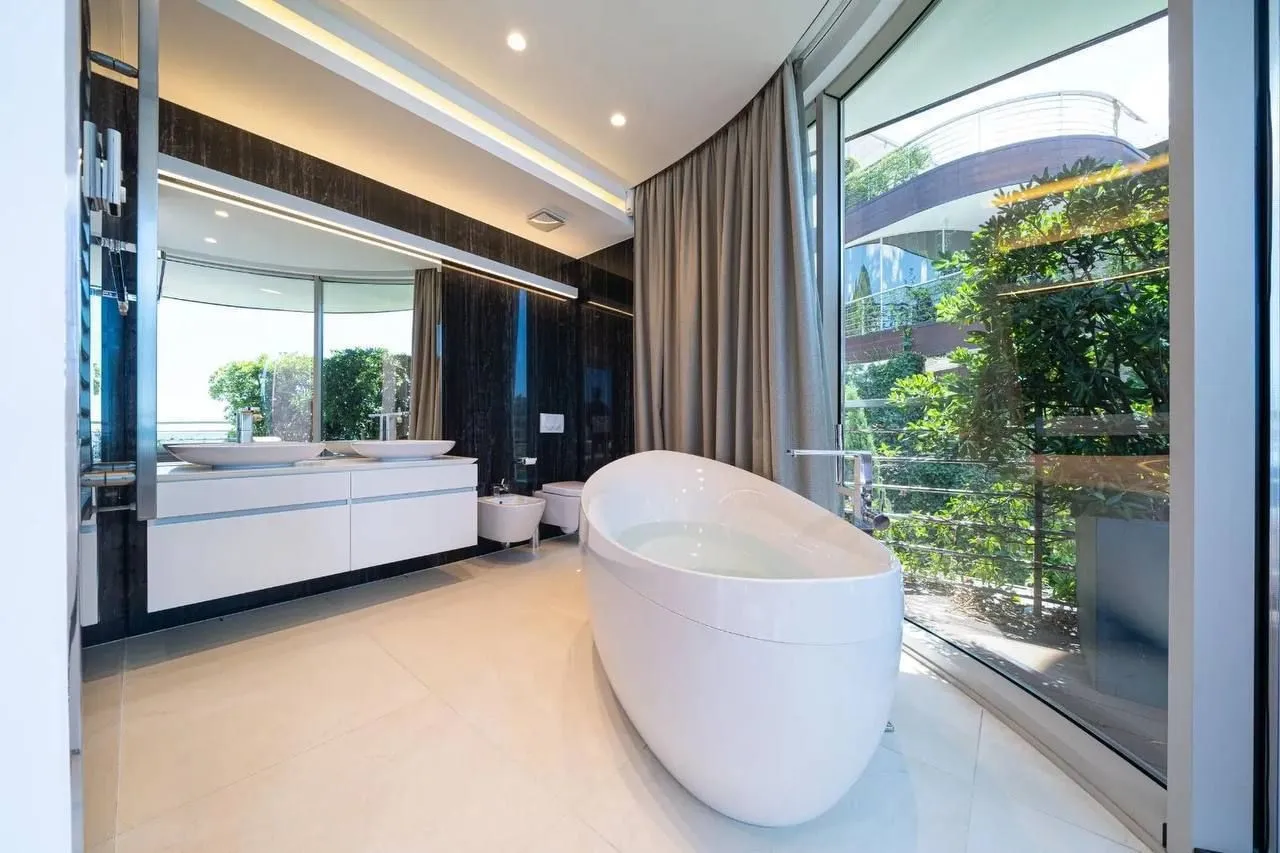 Prodaja, trosoban stan, 270m², Dukley Gardens, Budva