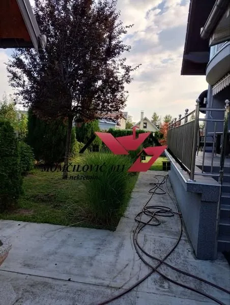 Prodaja, kuća, 430m², Zemun Ugrinovci, Zemun Sve Podlokacije