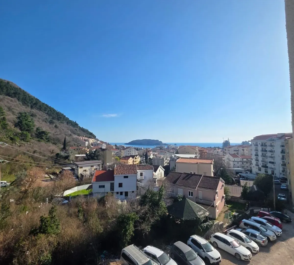 Prodaja, jednosoban stan, 45m², Lazi, Budva